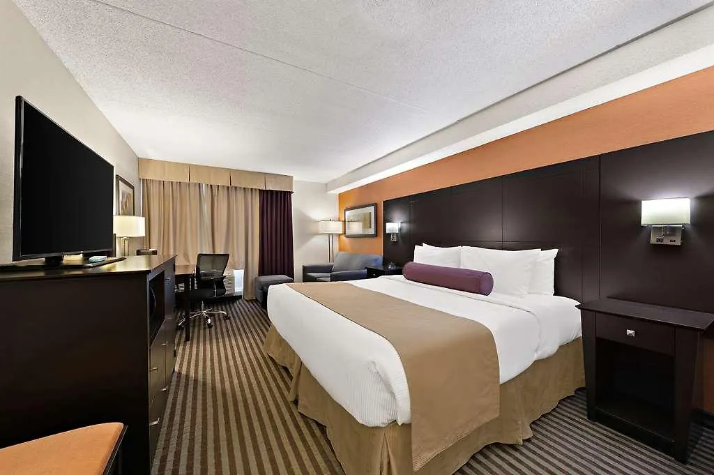 Best Western Plus Toronto North York Hotel & Suites 4*,  Canada