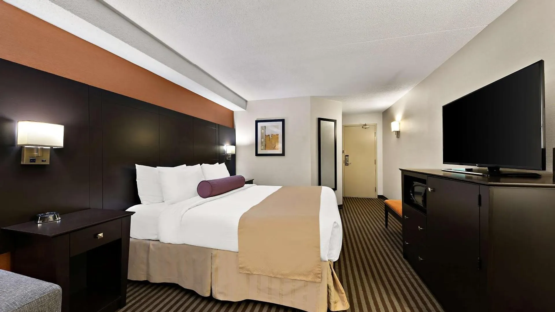Best Western Plus Toronto North York Hotel & Suites