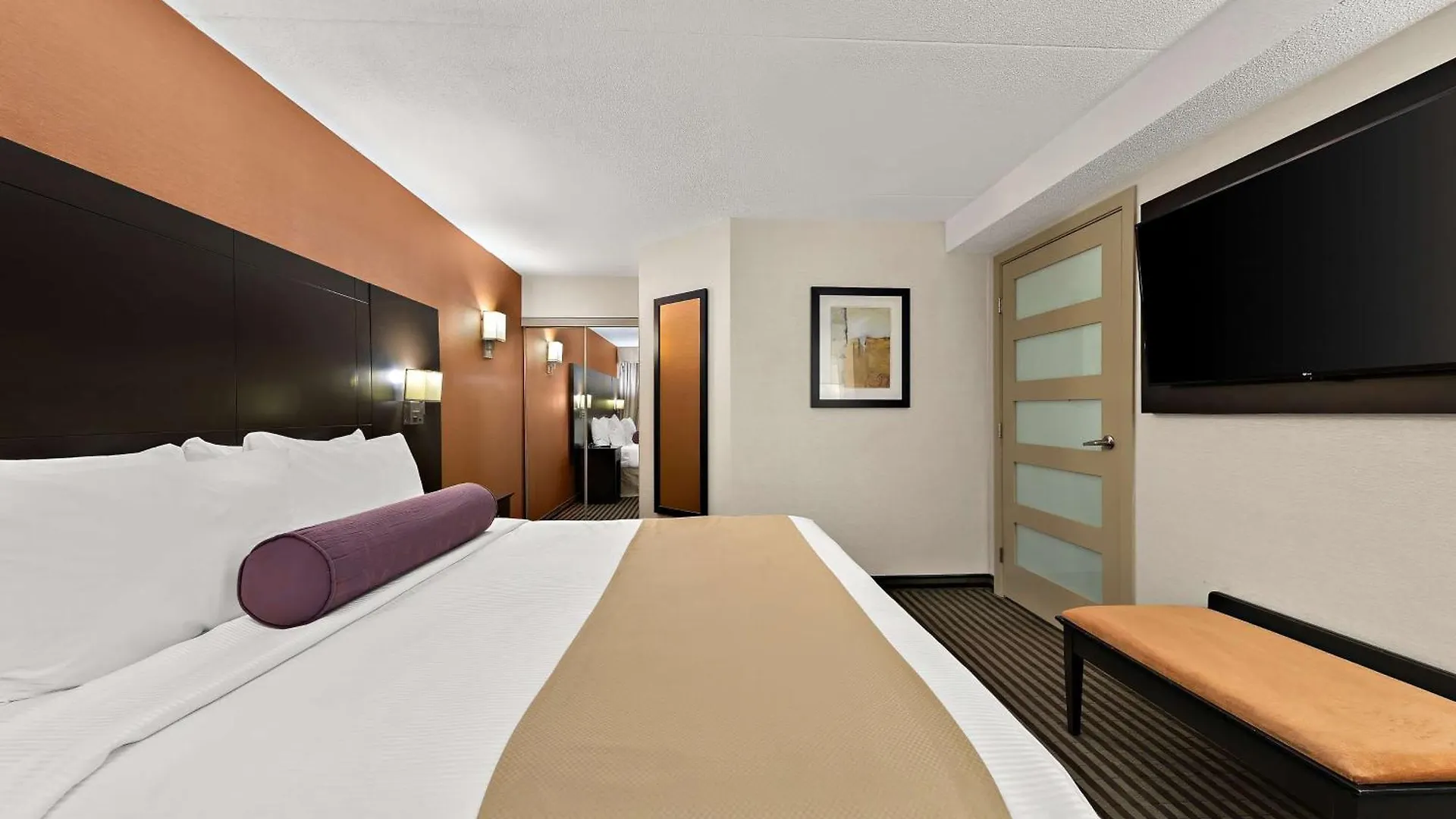 Best Western Plus Toronto North York Hotel & Suites 4*,  Canada