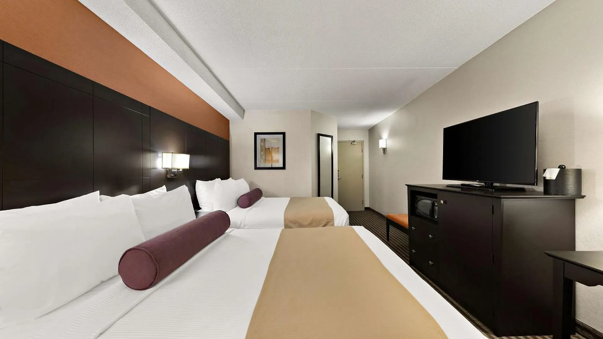 Best Western Plus Toronto North York Hotel & Suites 4*,