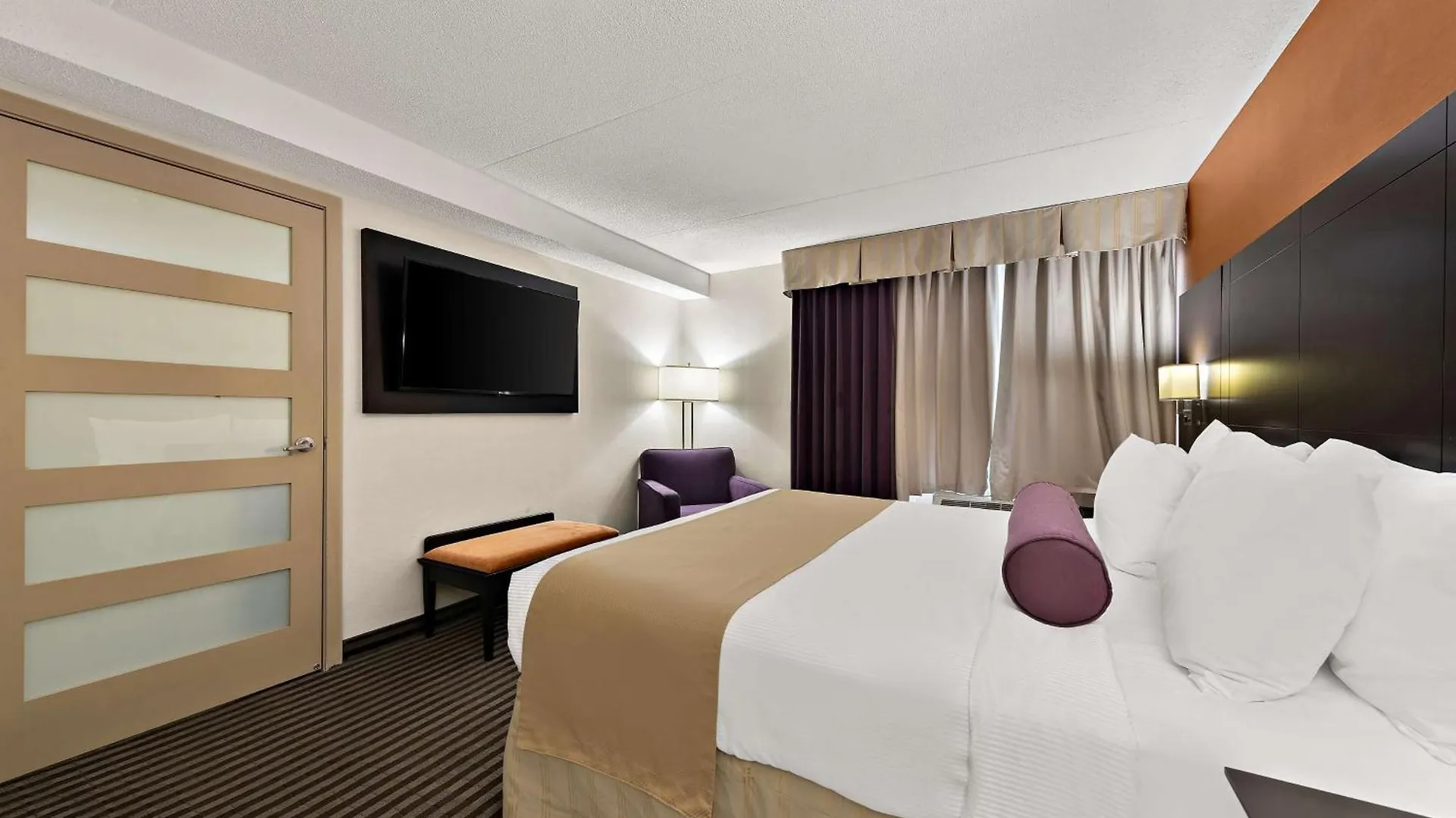 Best Western Plus Toronto North York Hotel & Suites
