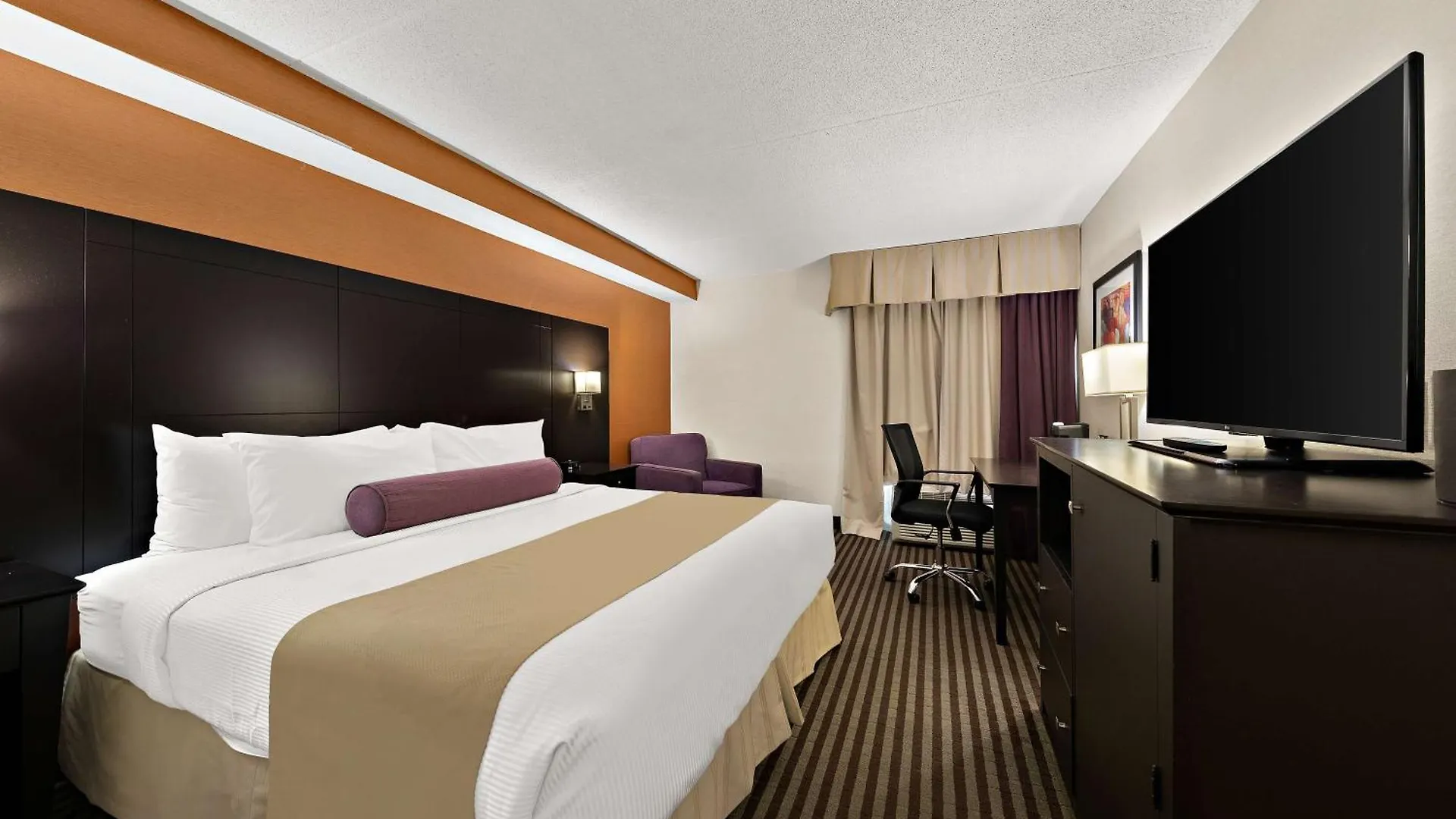Best Western Plus Toronto North York Hotel & Suites