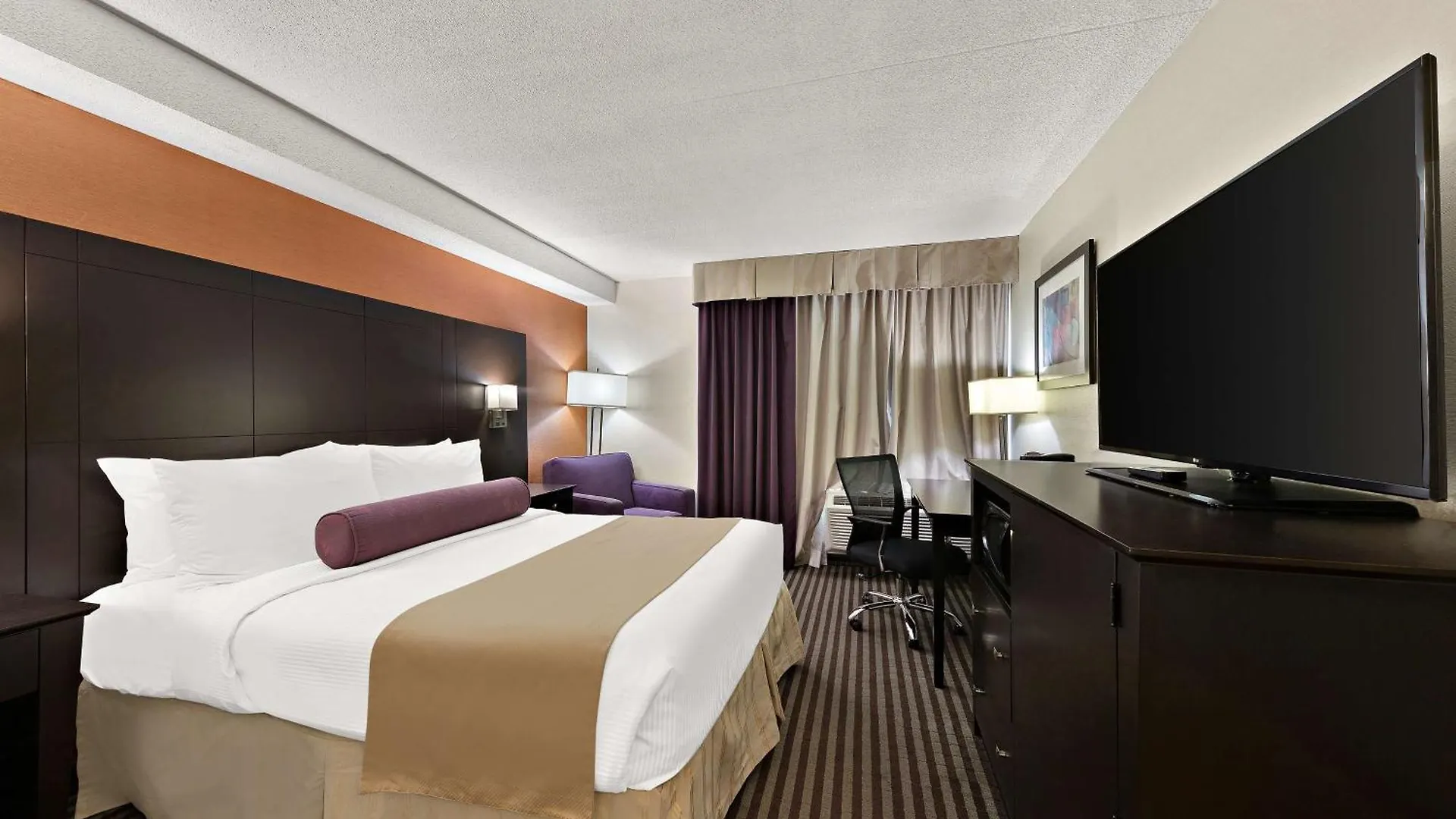 Best Western Plus Toronto North York Hotel & Suites