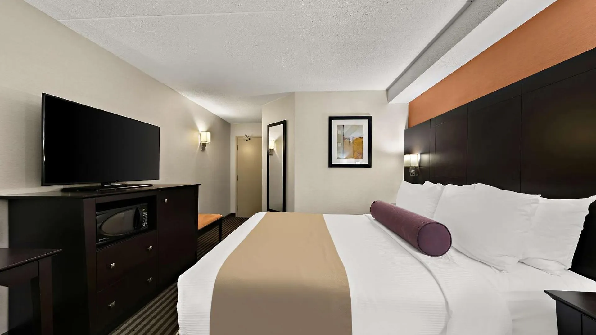 Best Western Plus Toronto North York Hotel & Suites 4*,
