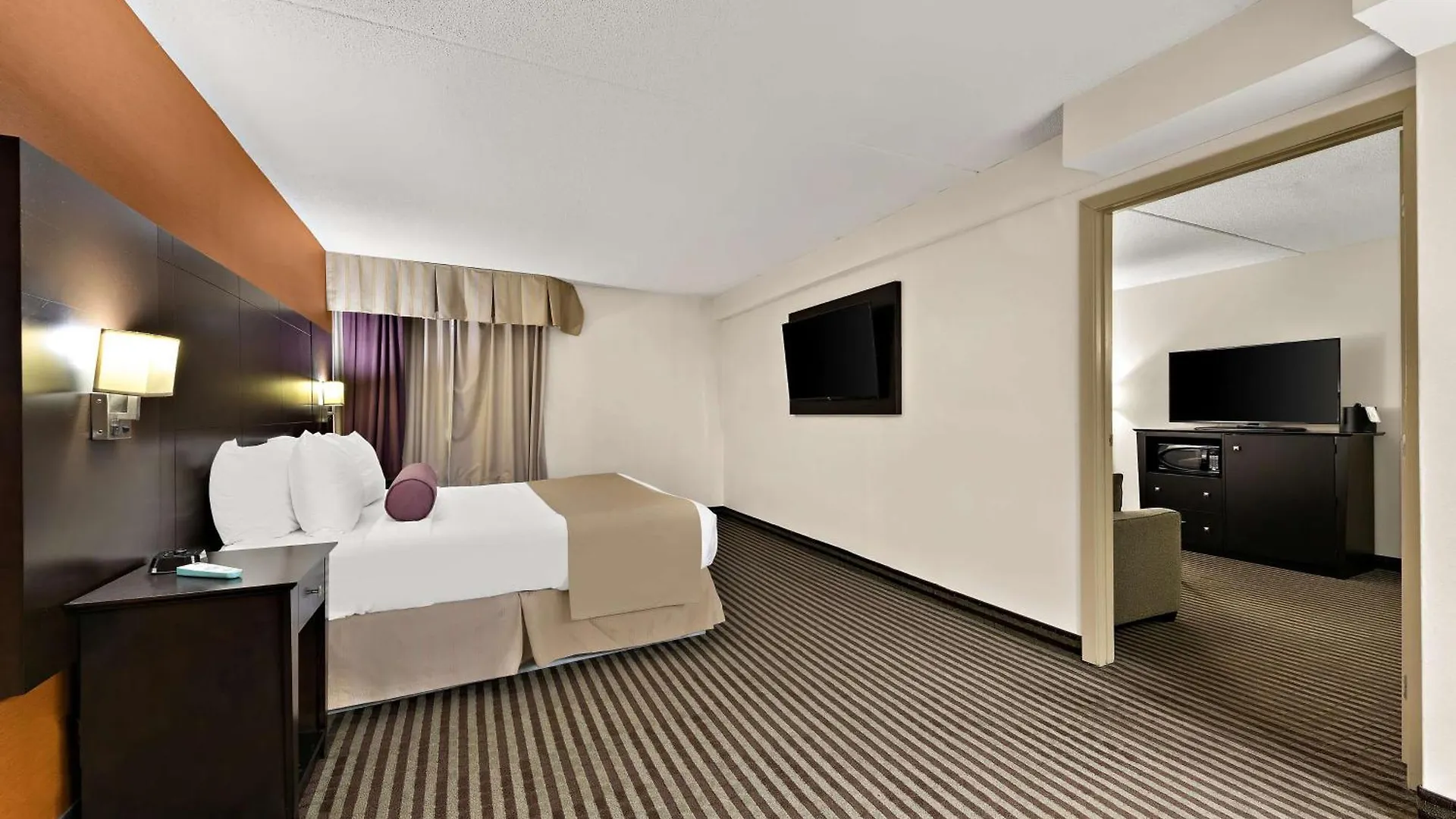 Best Western Plus Toronto North York Hotel & Suites