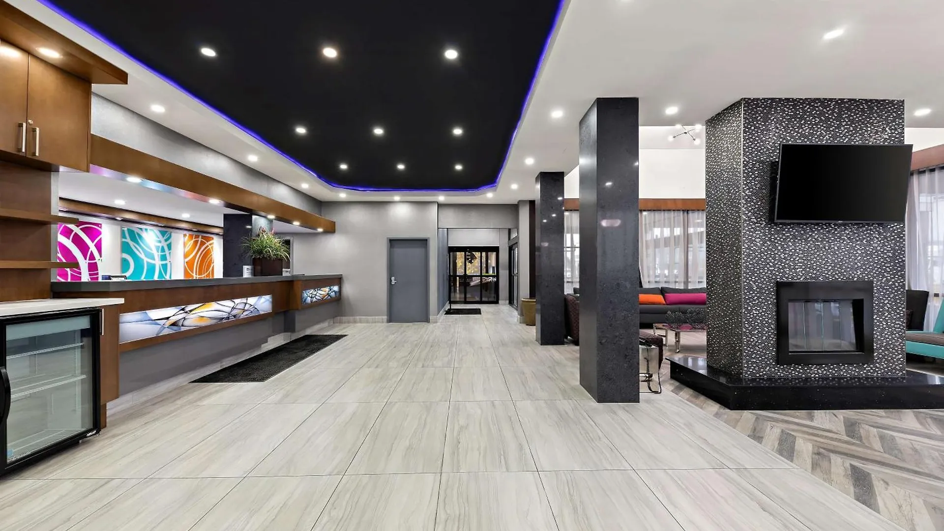 Best Western Plus Toronto North York Hotel & Suites