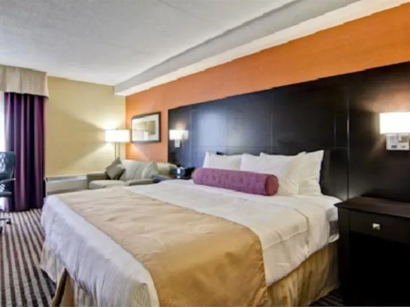 Best Western Plus Toronto North York Hotel & Suites