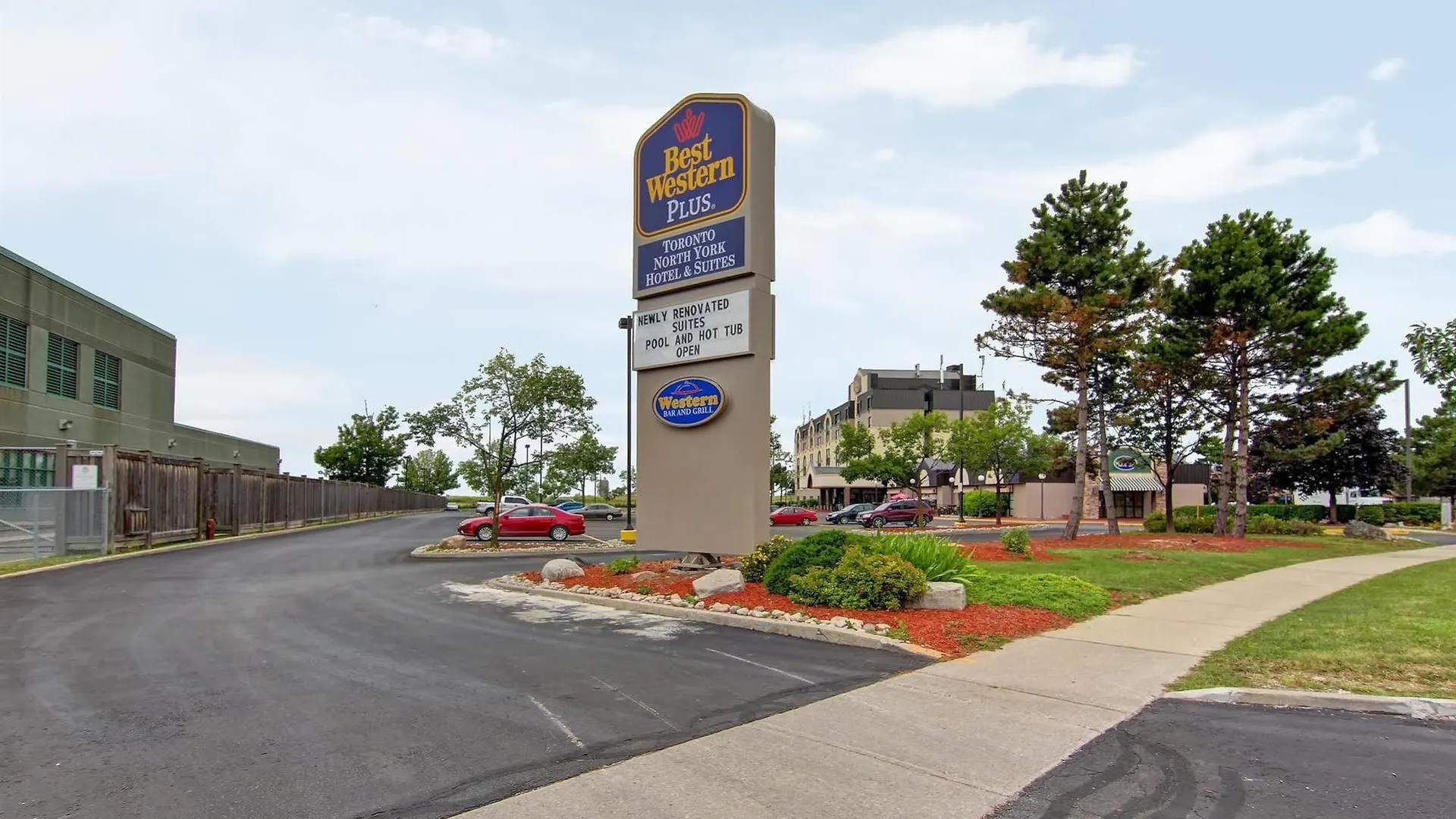 Best Western Plus Toronto North York Hotel & Suites