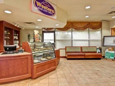 Best Western Plus Toronto North York Hotel & Suites