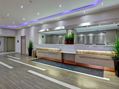 Best Western Plus Toronto North York Hotel & Suites