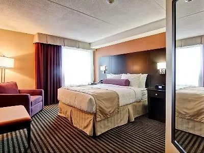 Best Western Plus Toronto North York Hotel & Suites 4*,
