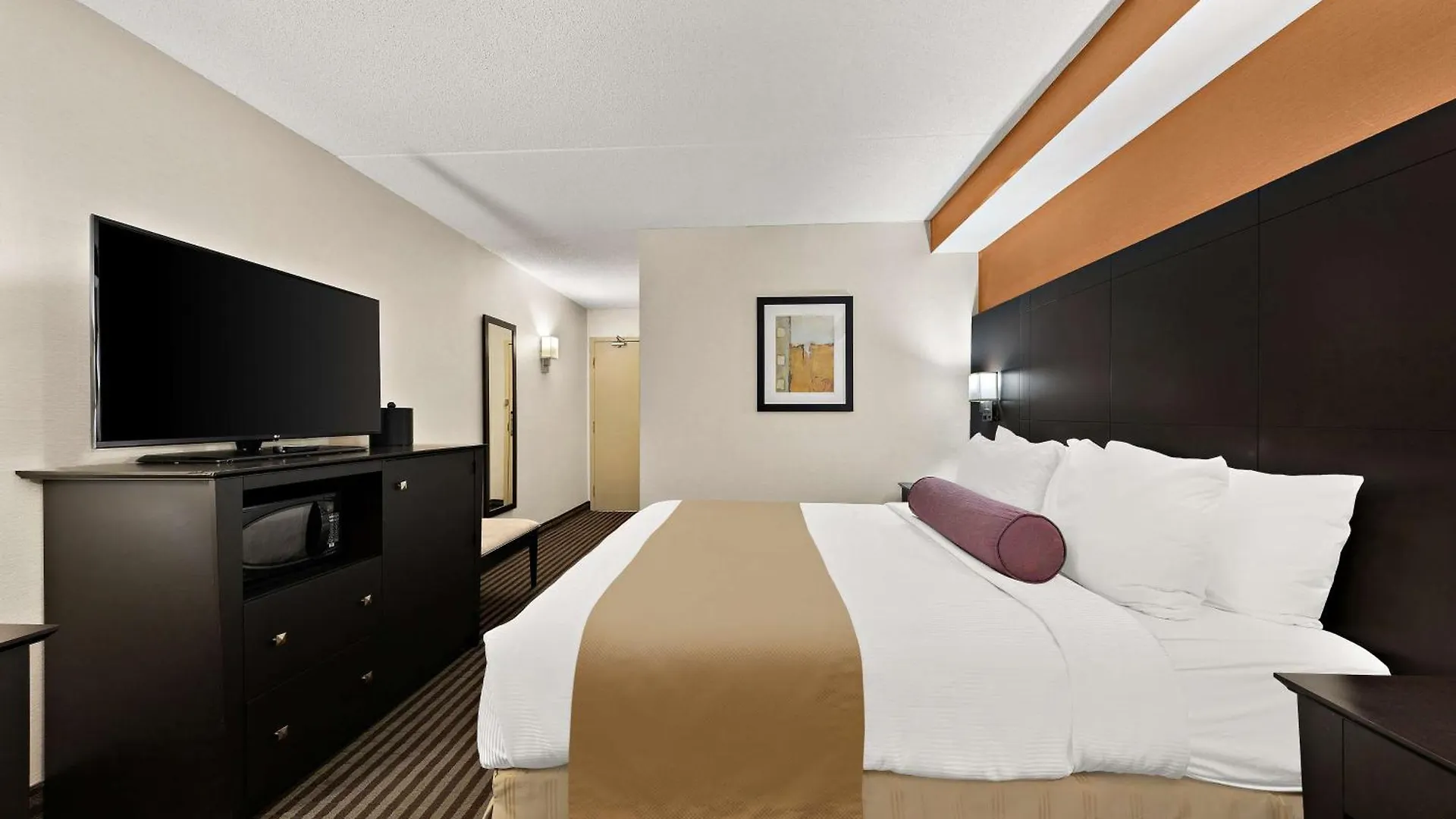 Best Western Plus Toronto North York Hotel & Suites